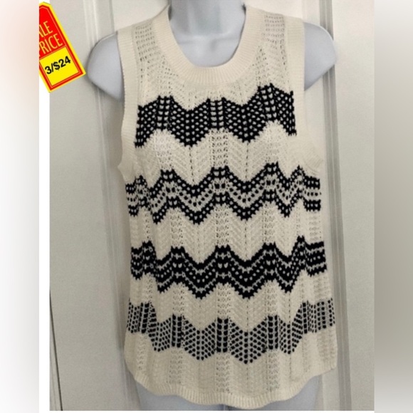 Banana Republic Factory Sweaters - 3/$24 FINAL SALE PRICE Banana Republic Sleeveless Open Stitch Sweater. Size S